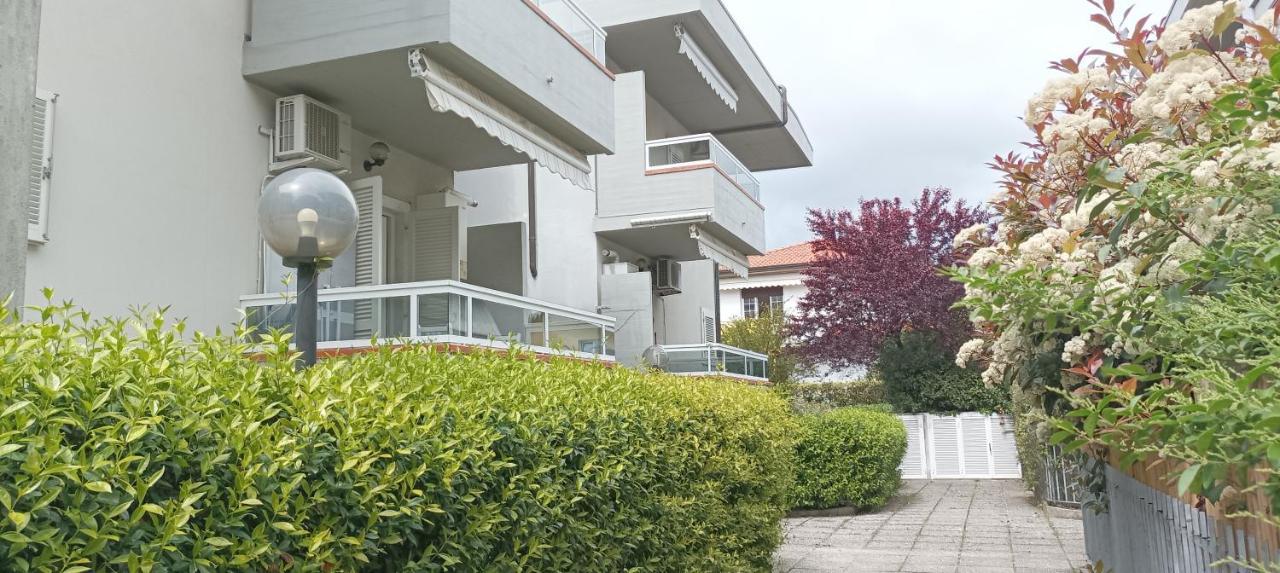 Apartamento La Casina Di Ale Marina Di Carrara Exterior foto